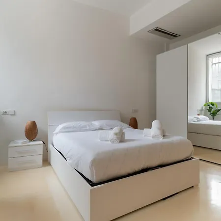 Guesthost - Design Loft In Porta Vittoria * 밀라노